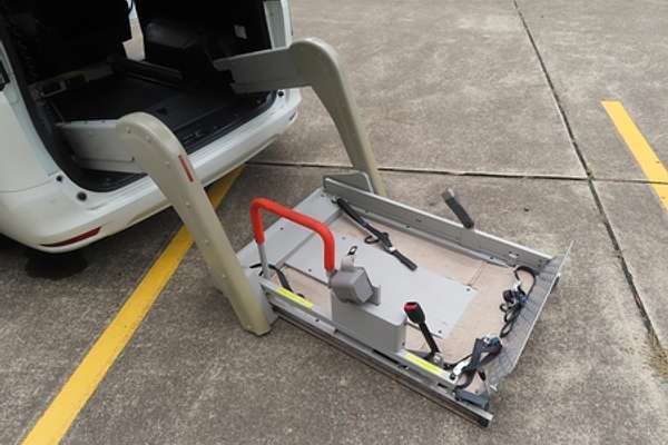 2014 Nissan SERENA C25 PEOPLE MOVER