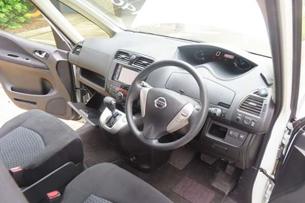 2014 Nissan SERENA C25 PEOPLE MOVER