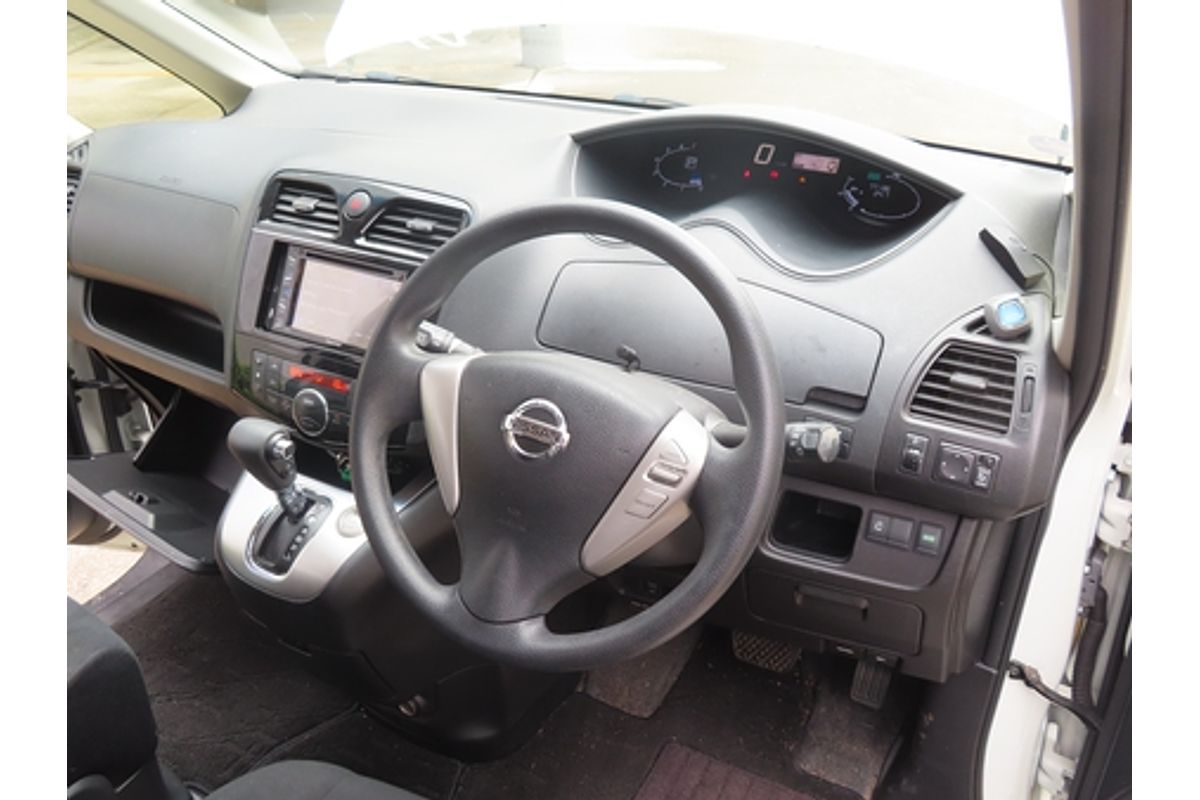2014 Nissan SERENA C25 PEOPLE MOVER