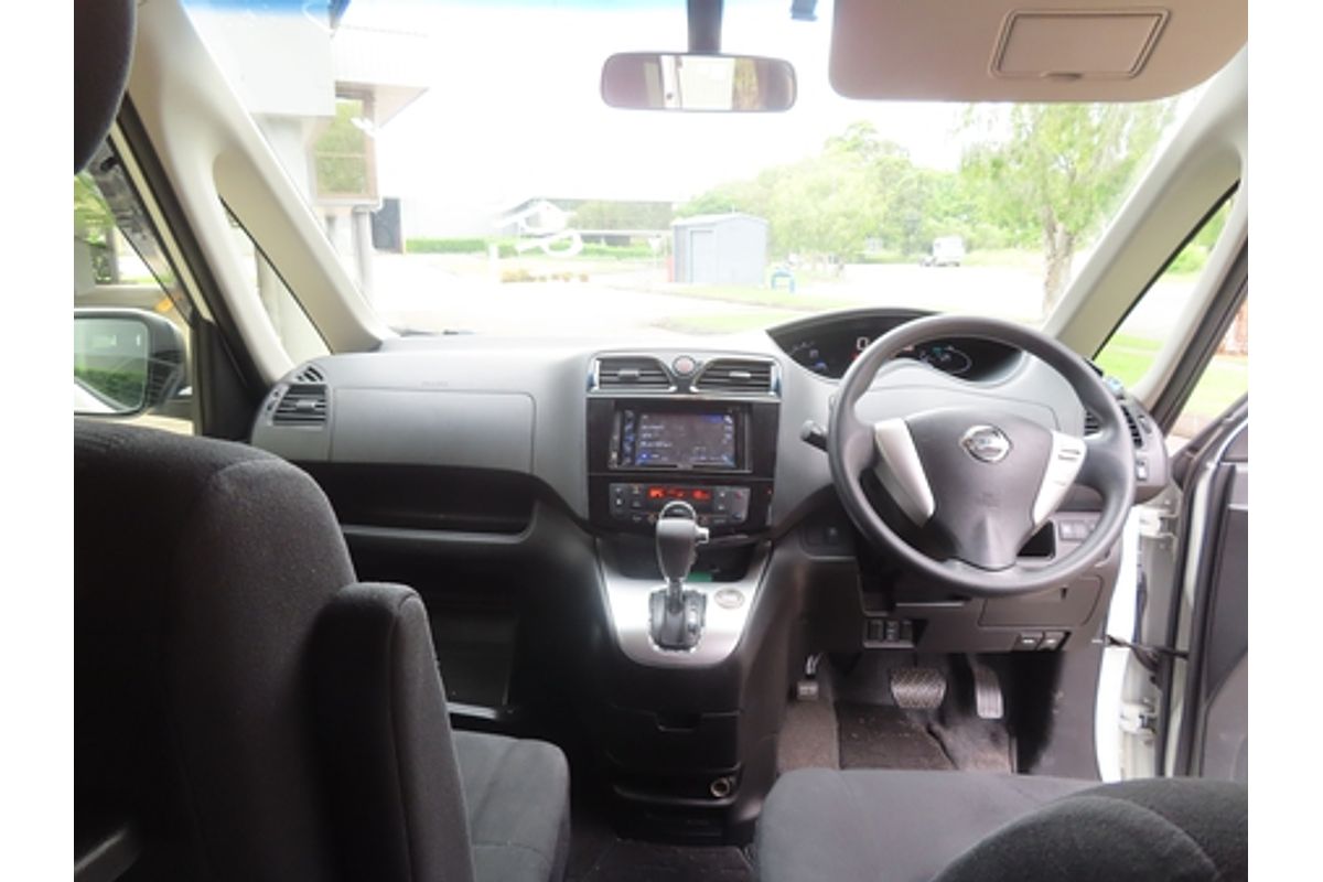 2014 Nissan SERENA C25 PEOPLE MOVER