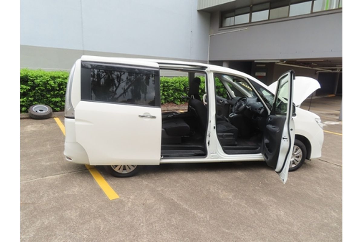 2014 Nissan SERENA C25 PEOPLE MOVER