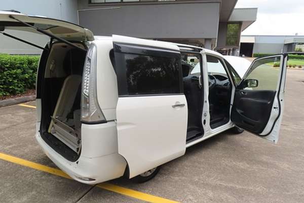 2014 Nissan SERENA C25 PEOPLE MOVER