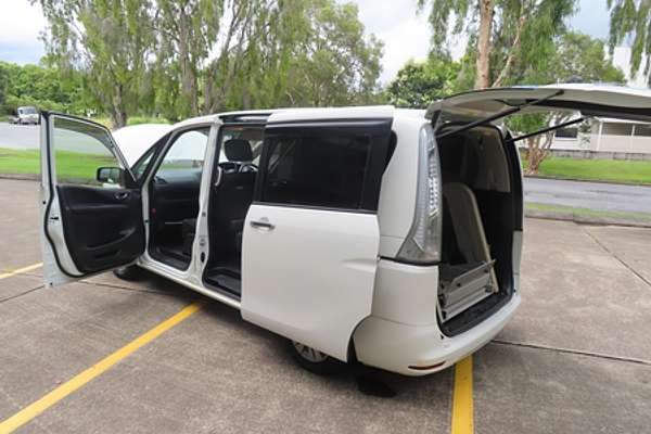 2014 Nissan SERENA C25 PEOPLE MOVER