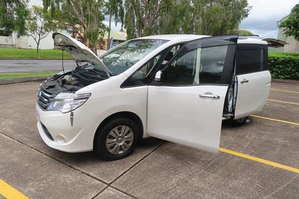 2014 Nissan SERENA C25 PEOPLE MOVER