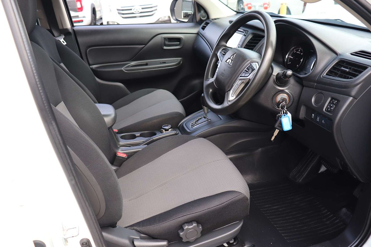 2021 Mitsubishi Triton GLX MR 4X4
