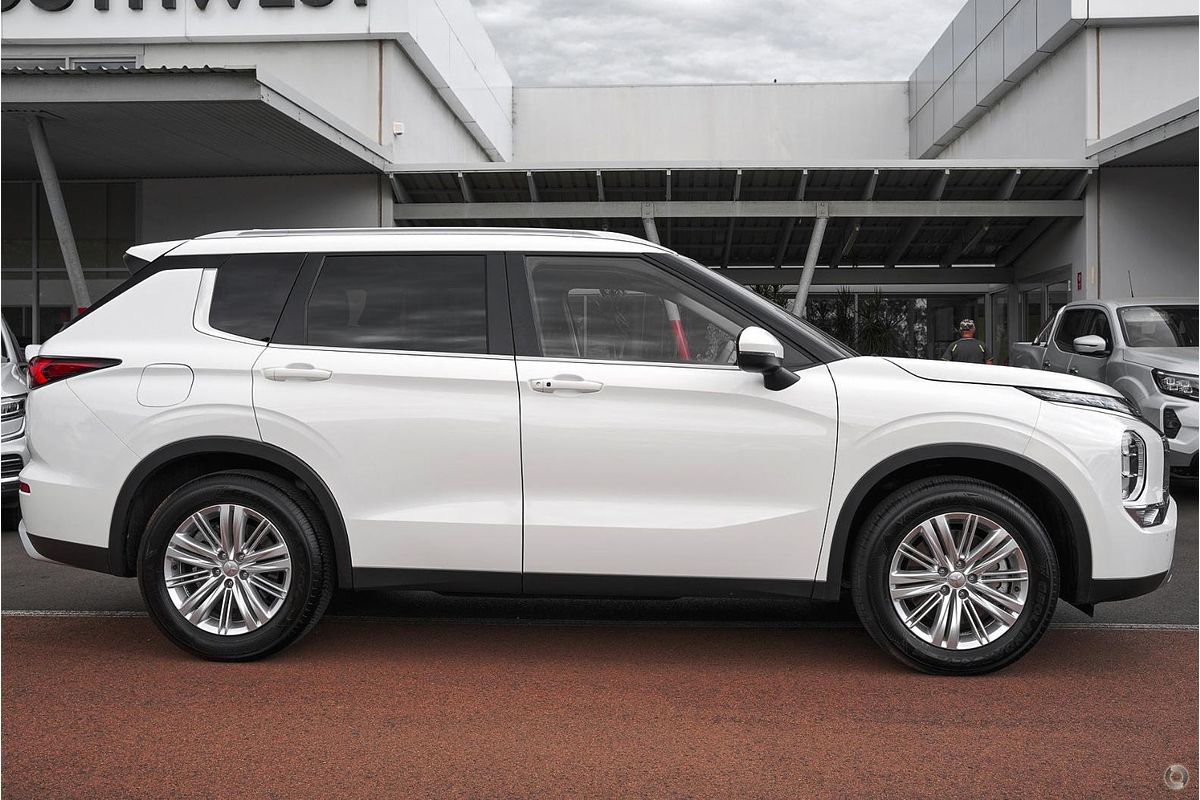 2024 Mitsubishi Outlander LS ZM