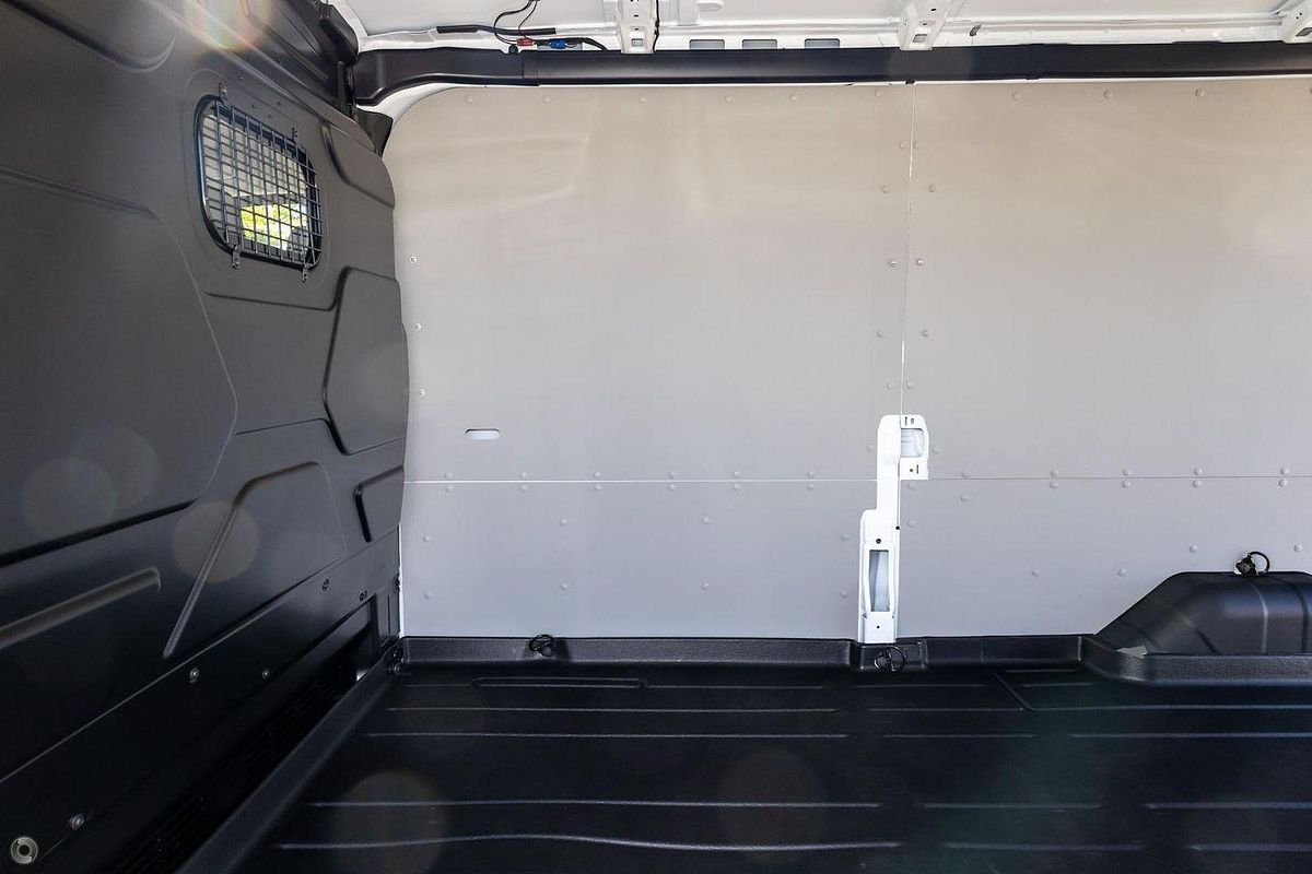 2024 Ford E-Transit 420L VO