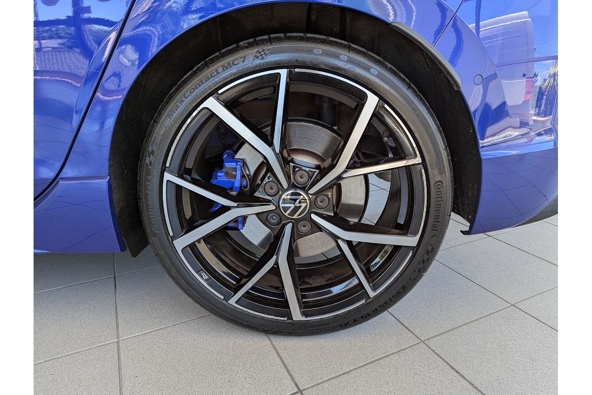 2022 Volkswagen Golf R 8