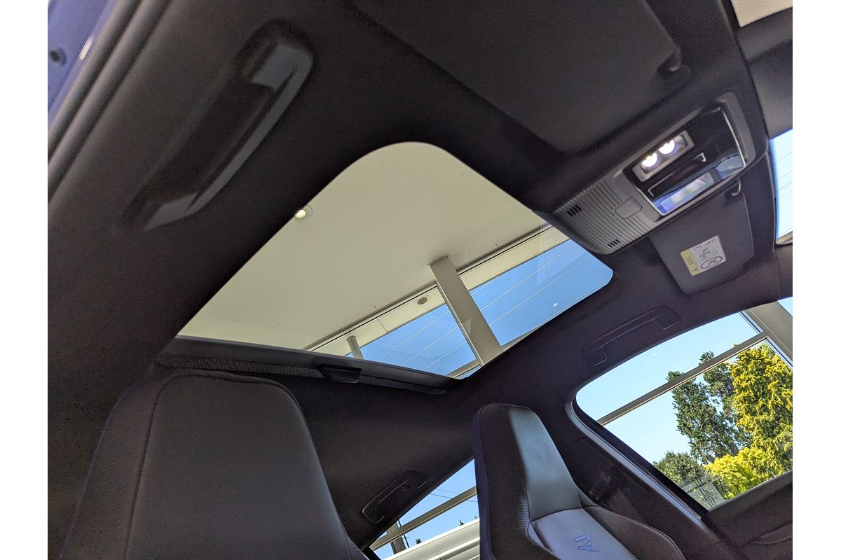 2022 Volkswagen Golf R 8