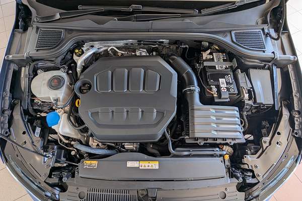 2022 Volkswagen Golf R 8