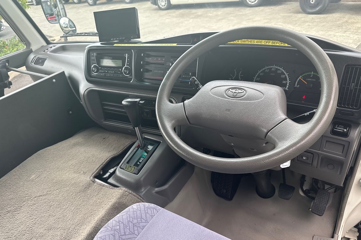 2013 Toyota Coaster Deluxe XZB50R