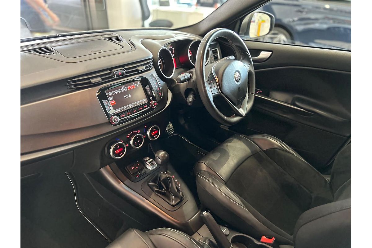2015 Alfa Romeo Giulietta Quadrifoglio Verde Series 1