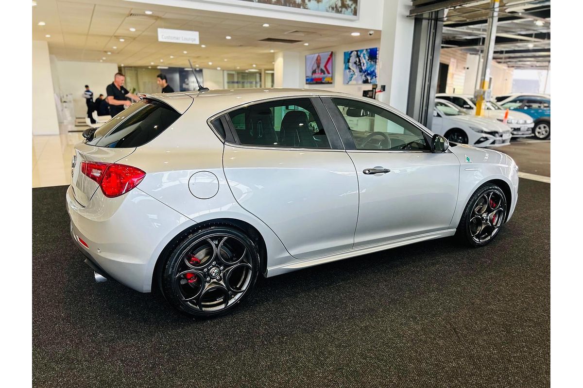 2015 Alfa Romeo Giulietta Quadrifoglio Verde Series 1