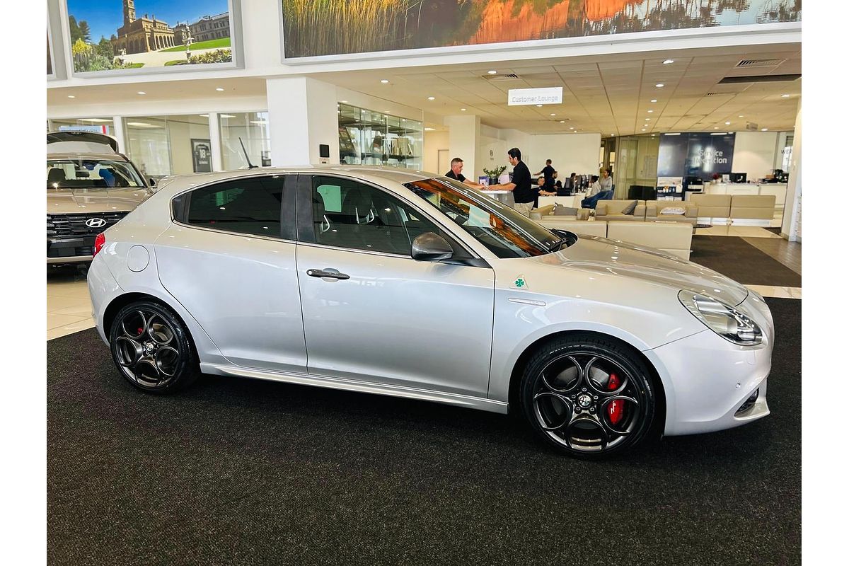 2015 Alfa Romeo Giulietta Quadrifoglio Verde Series 1