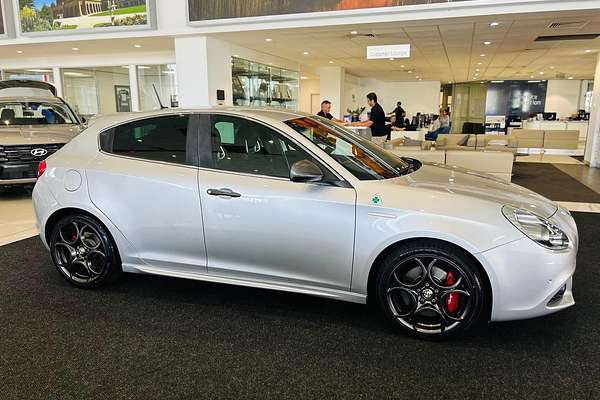 2015 Alfa Romeo Giulietta Quadrifoglio Verde Series 1