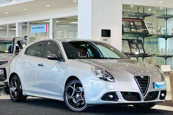 2015 Alfa Romeo Giulietta Quadrifoglio Verde Series 1