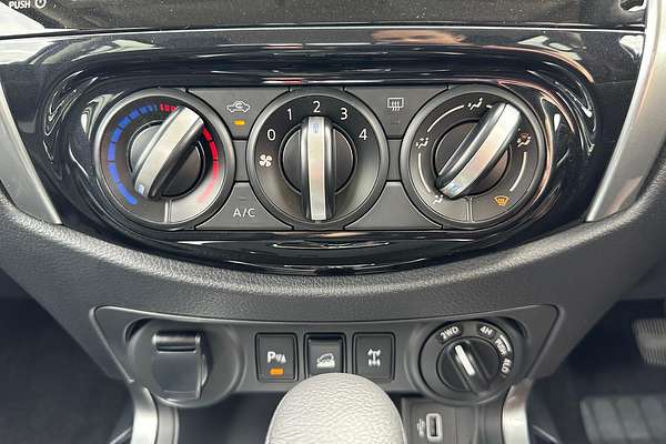 2024 Nissan Navara ST D23 4X4