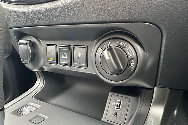 2024 Nissan Navara ST D23 4X4