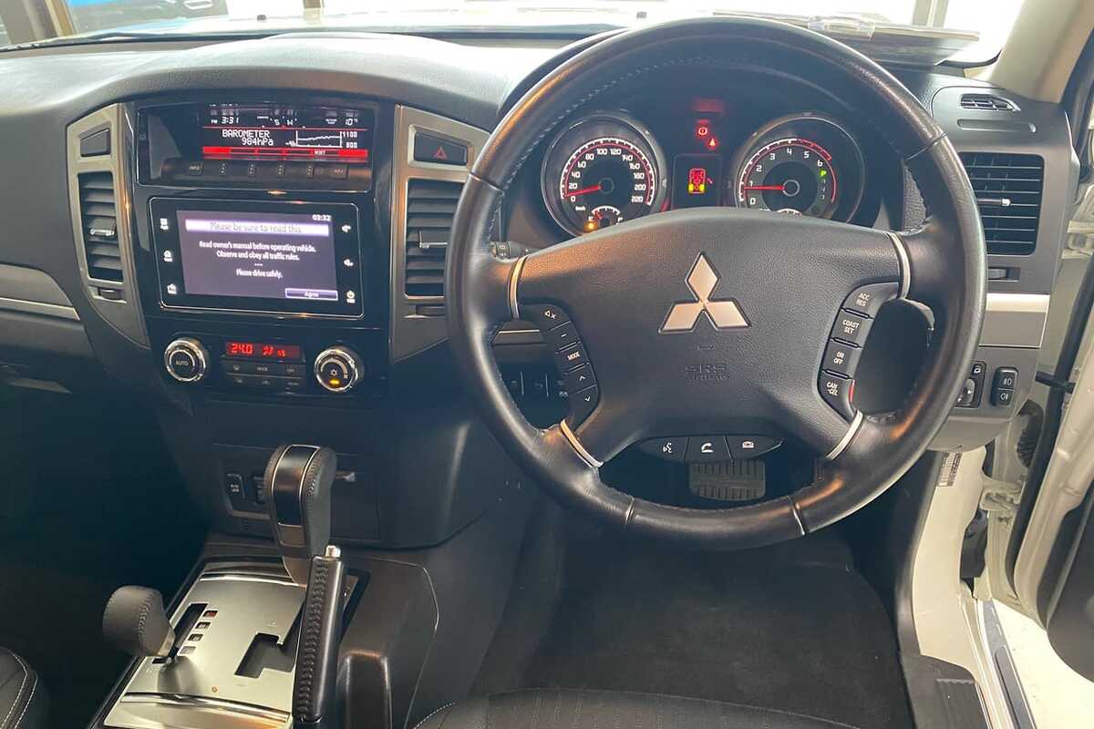 2018 Mitsubishi PAJERO GLS NX