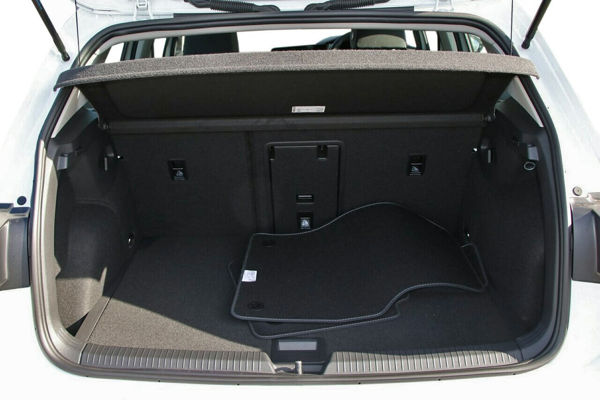 2024 Volkswagen Golf 110TSI Life 8