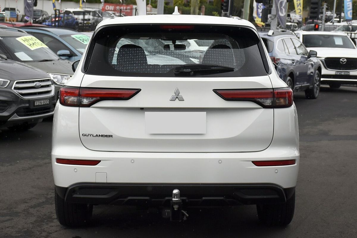 2023 Mitsubishi Outlander ES ZM