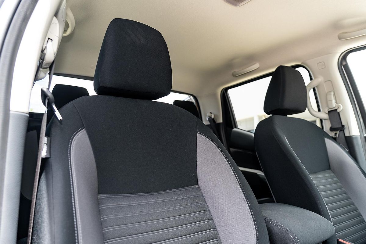 2024 Nissan Navara ST D23 4X4