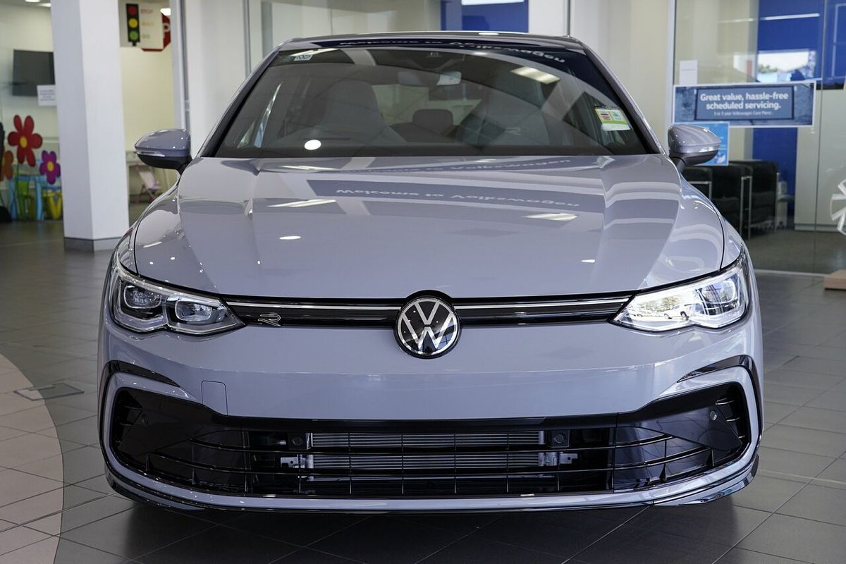 2024 Volkswagen Golf 110TSI R-Line 8