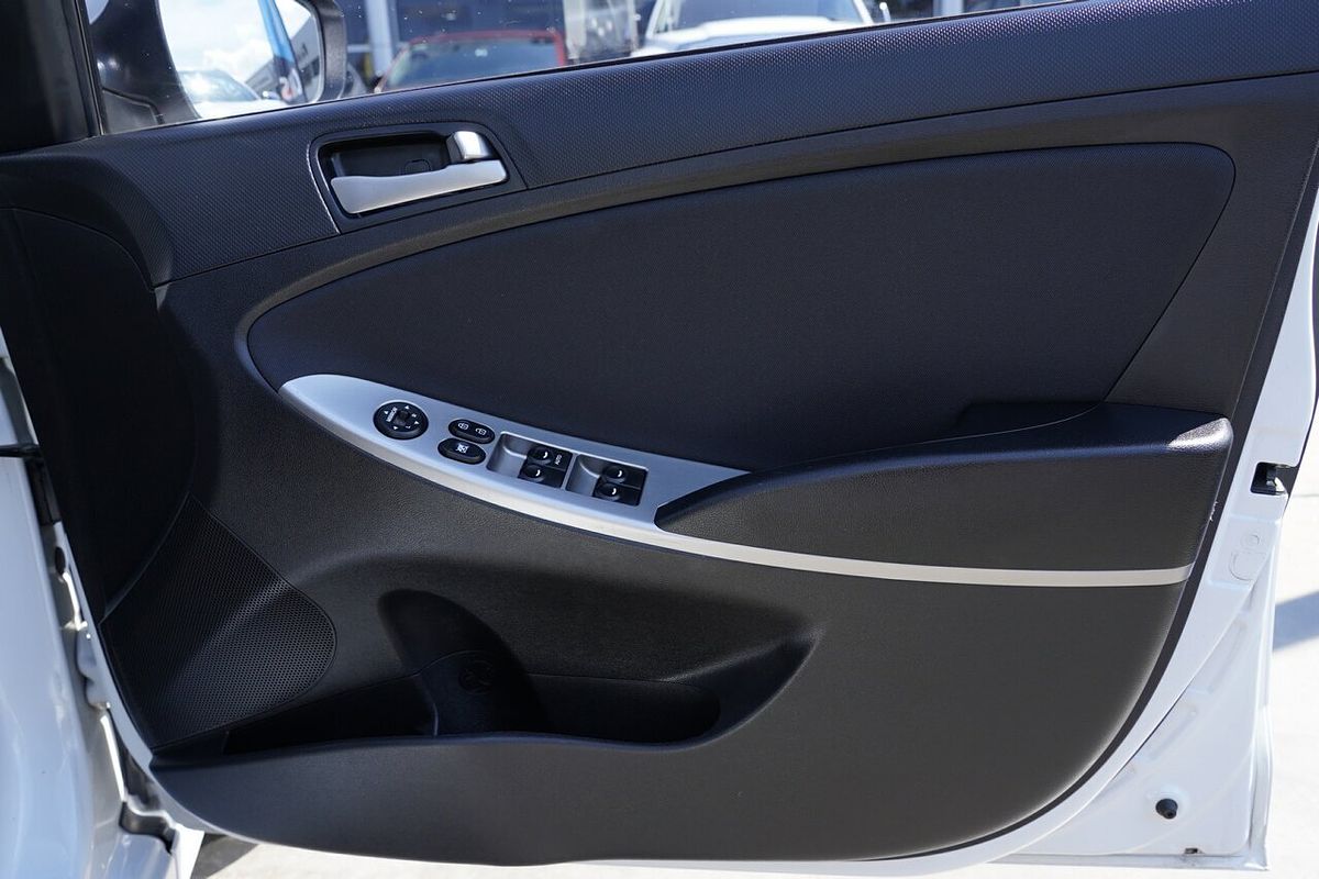 2017 Hyundai Accent Sport RB5