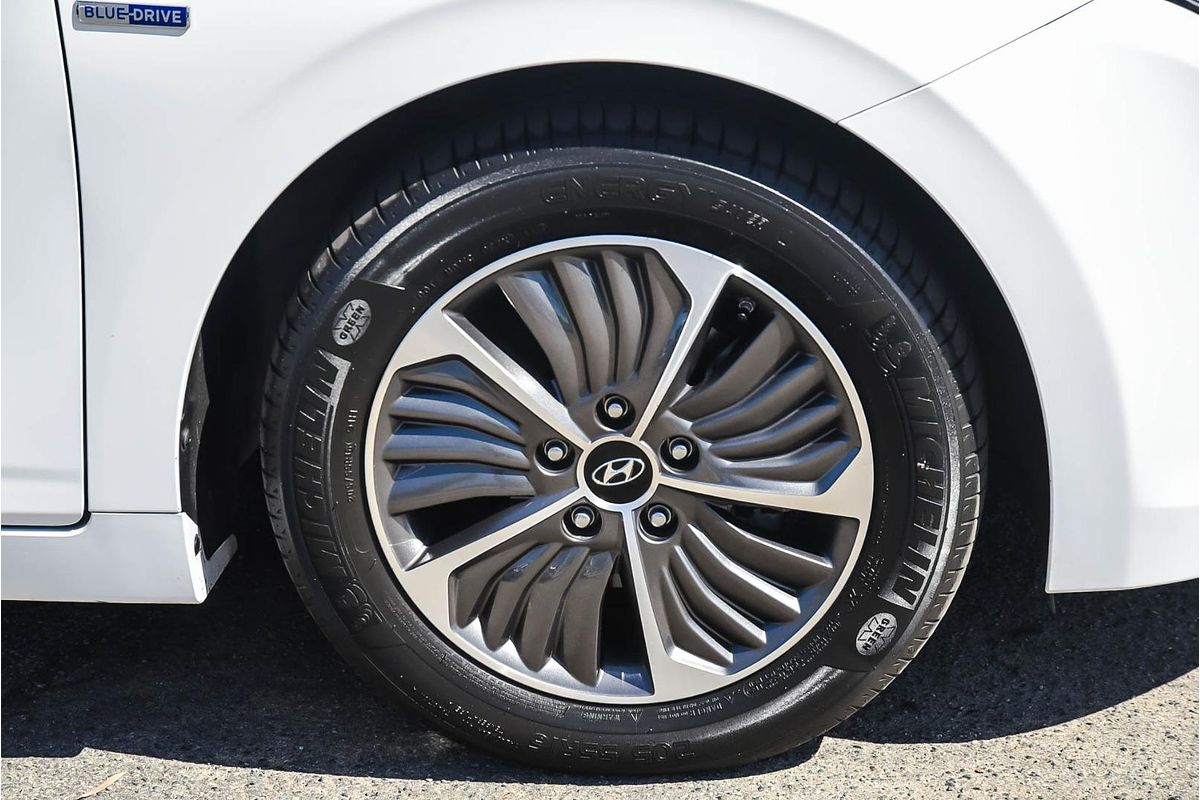 2020 Hyundai IONIQ Hybrid Elite AE.3