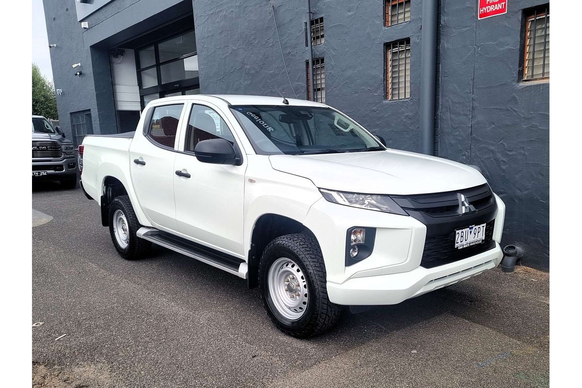 2022 Mitsubishi Triton GLX MR 4X4