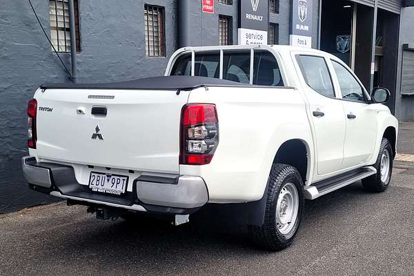 2022 Mitsubishi Triton GLX MR 4X4