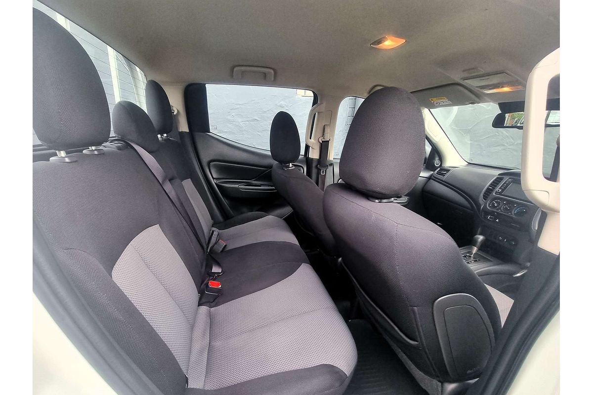 2022 Mitsubishi Triton GLX MR 4X4