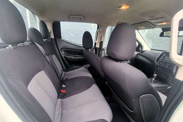 2022 Mitsubishi Triton GLX MR 4X4