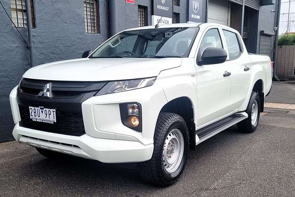 2022 Mitsubishi Triton GLX MR 4X4