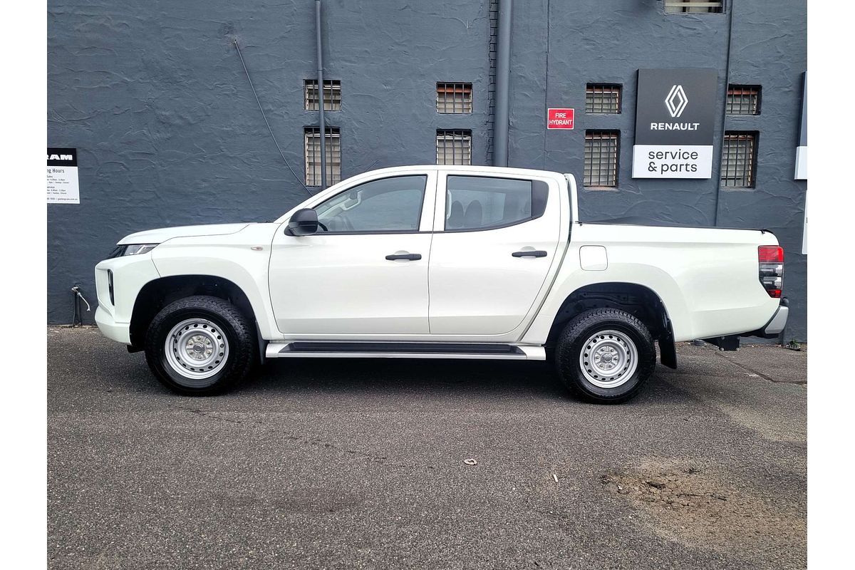 2022 Mitsubishi Triton GLX MR 4X4