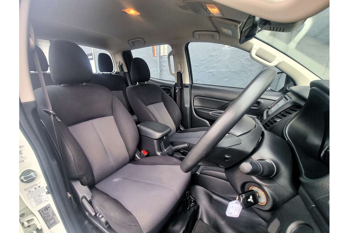 2022 Mitsubishi Triton GLX MR 4X4