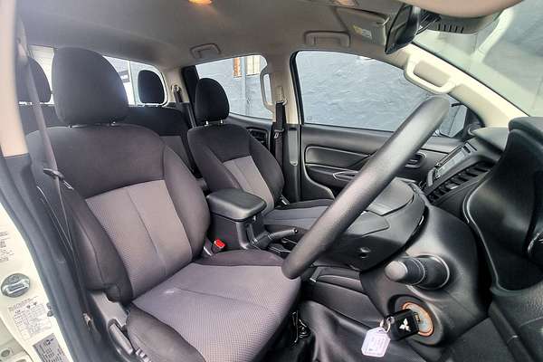 2022 Mitsubishi Triton GLX MR 4X4