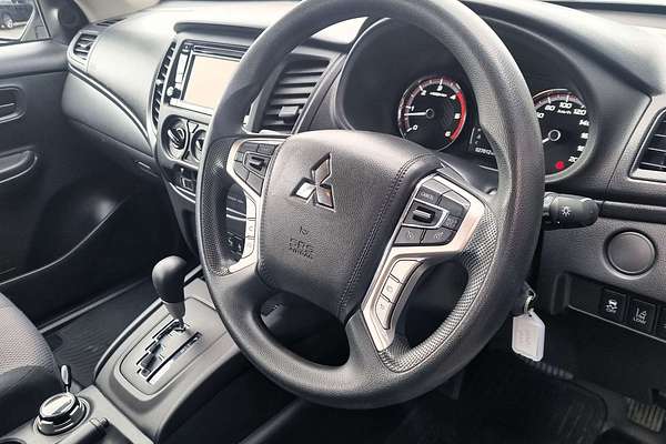 2022 Mitsubishi Triton GLX MR 4X4