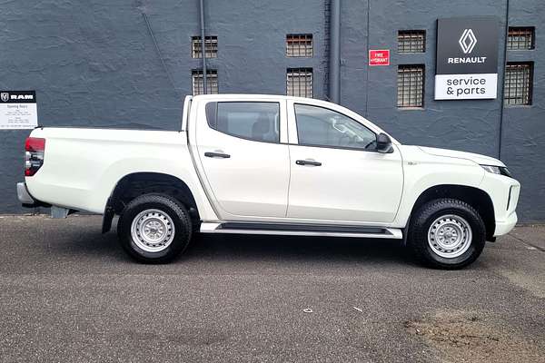 2022 Mitsubishi Triton GLX MR 4X4