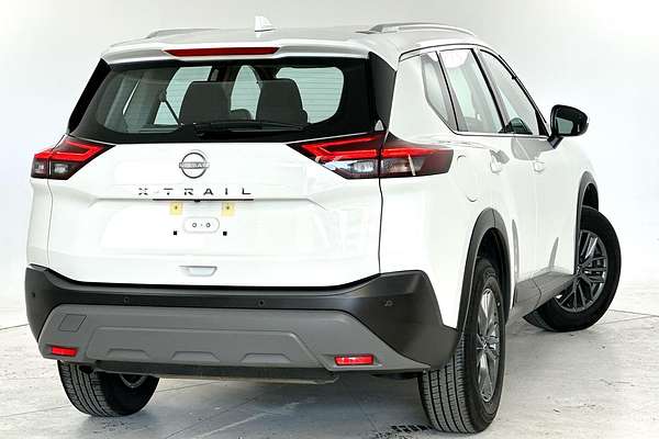 2024 Nissan X-TRAIL ST T33