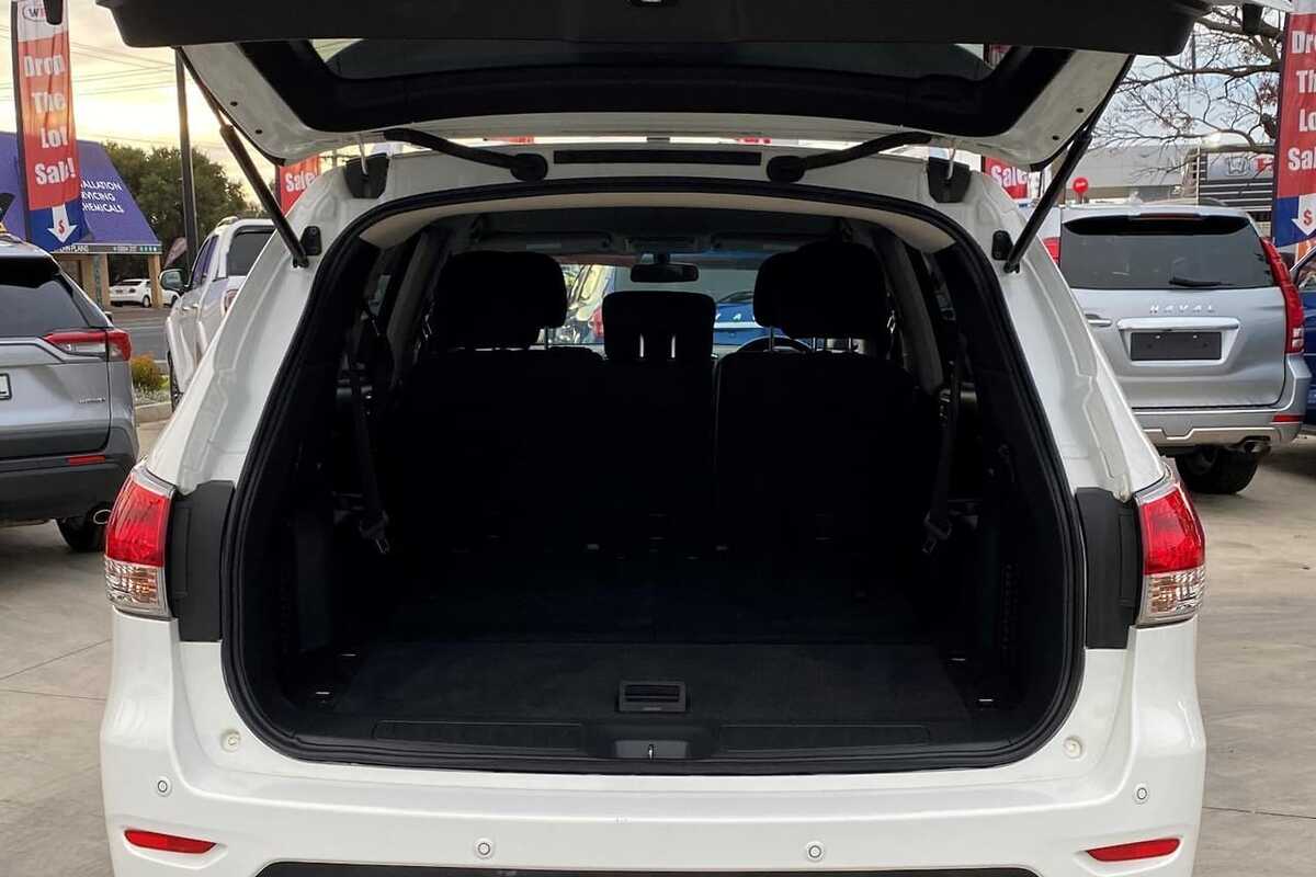 2014 Nissan PATHFINDER ST R52