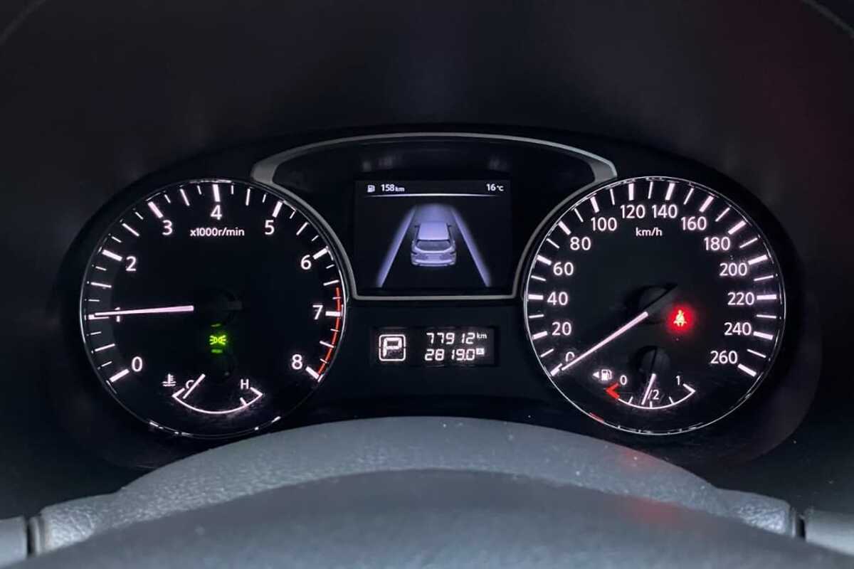 2014 Nissan PATHFINDER ST R52
