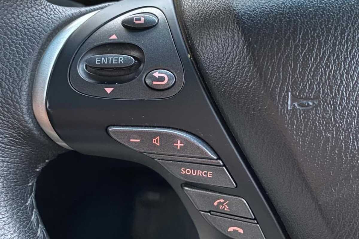 2014 Nissan PATHFINDER ST R52