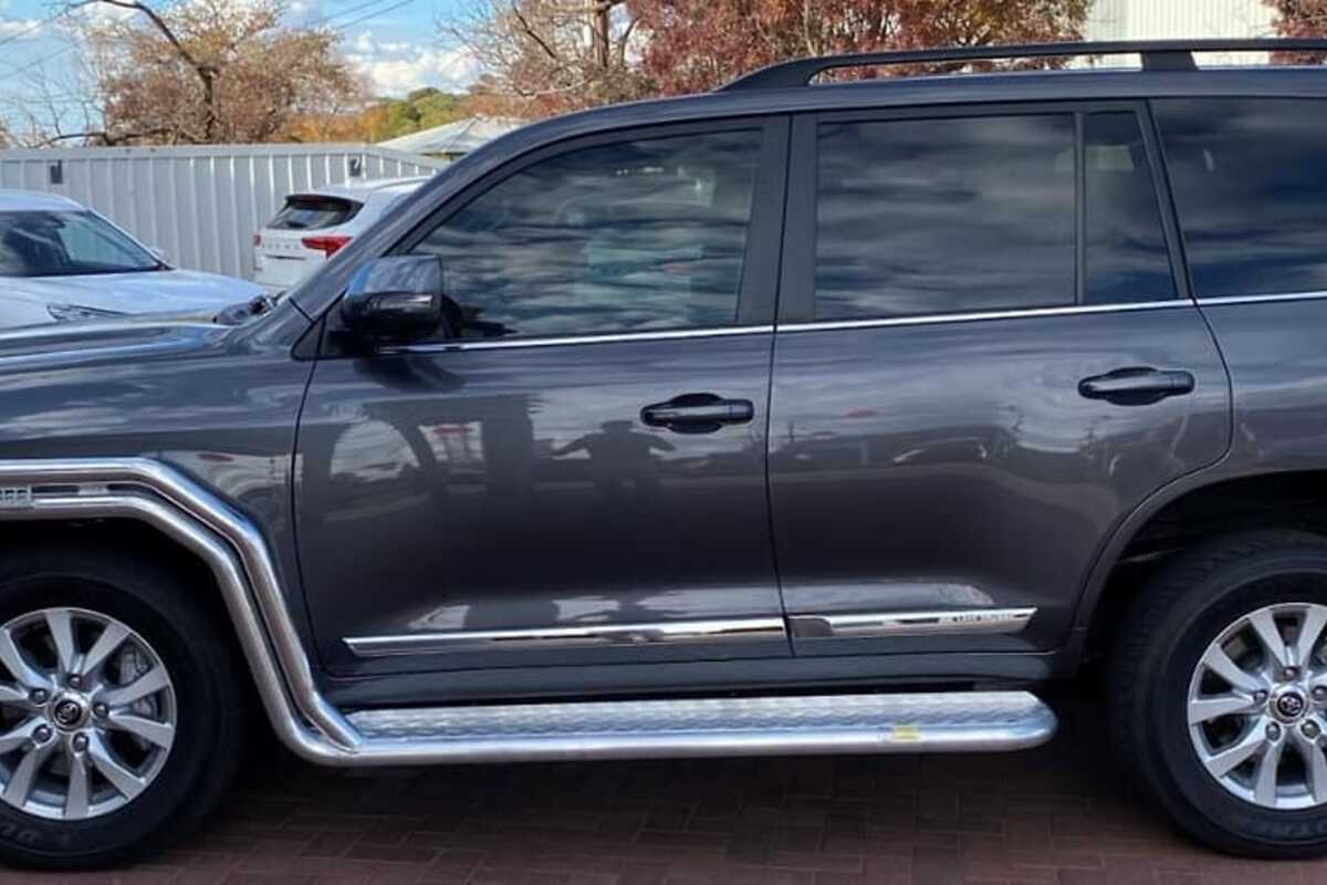 2017 Toyota LANDCRUISER Sahara VDJ200R