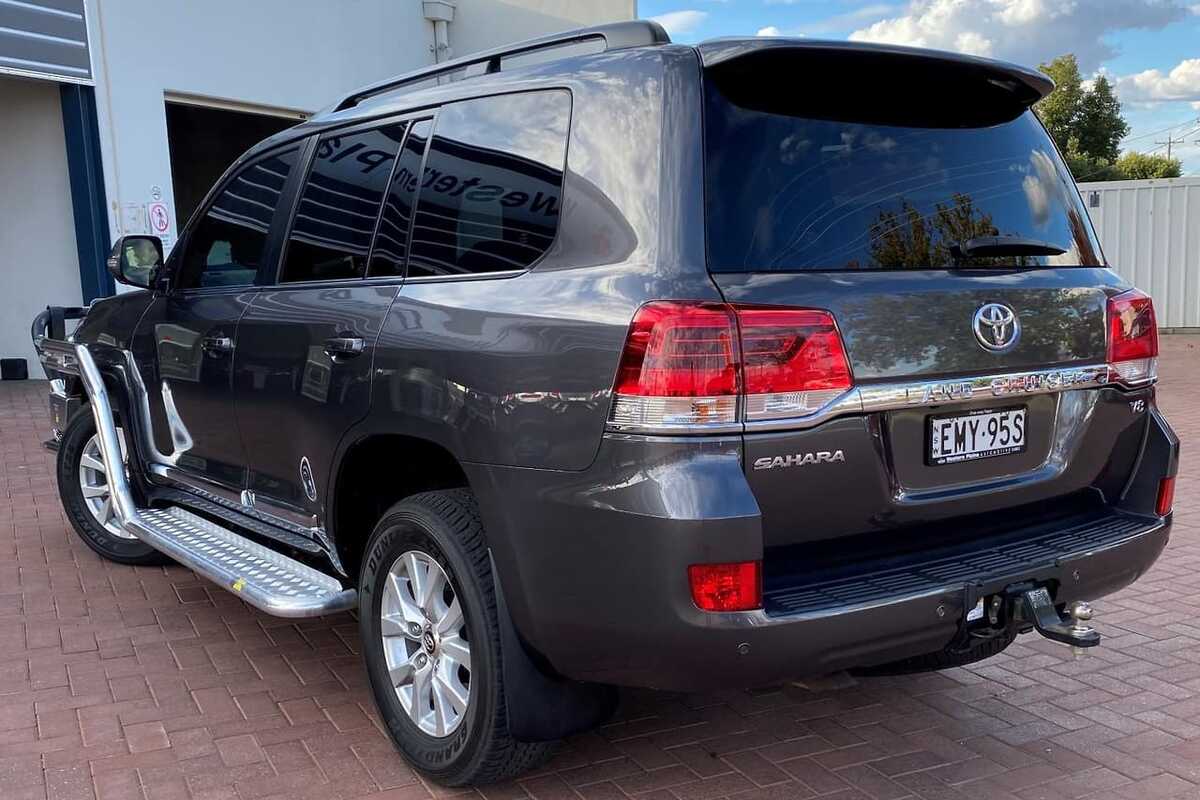 2017 Toyota LANDCRUISER Sahara VDJ200R