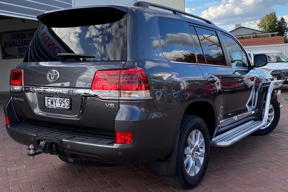 2017 Toyota LANDCRUISER Sahara VDJ200R