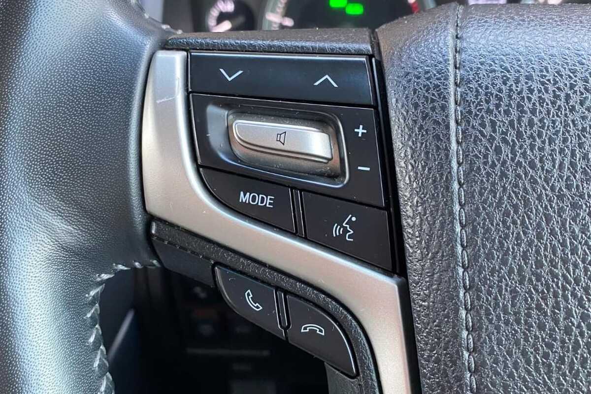 2017 Toyota LANDCRUISER Sahara VDJ200R