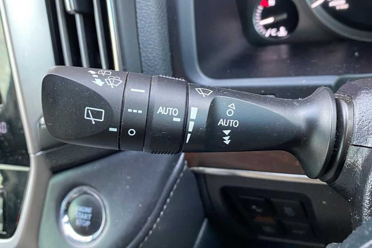 2017 Toyota LANDCRUISER Sahara VDJ200R