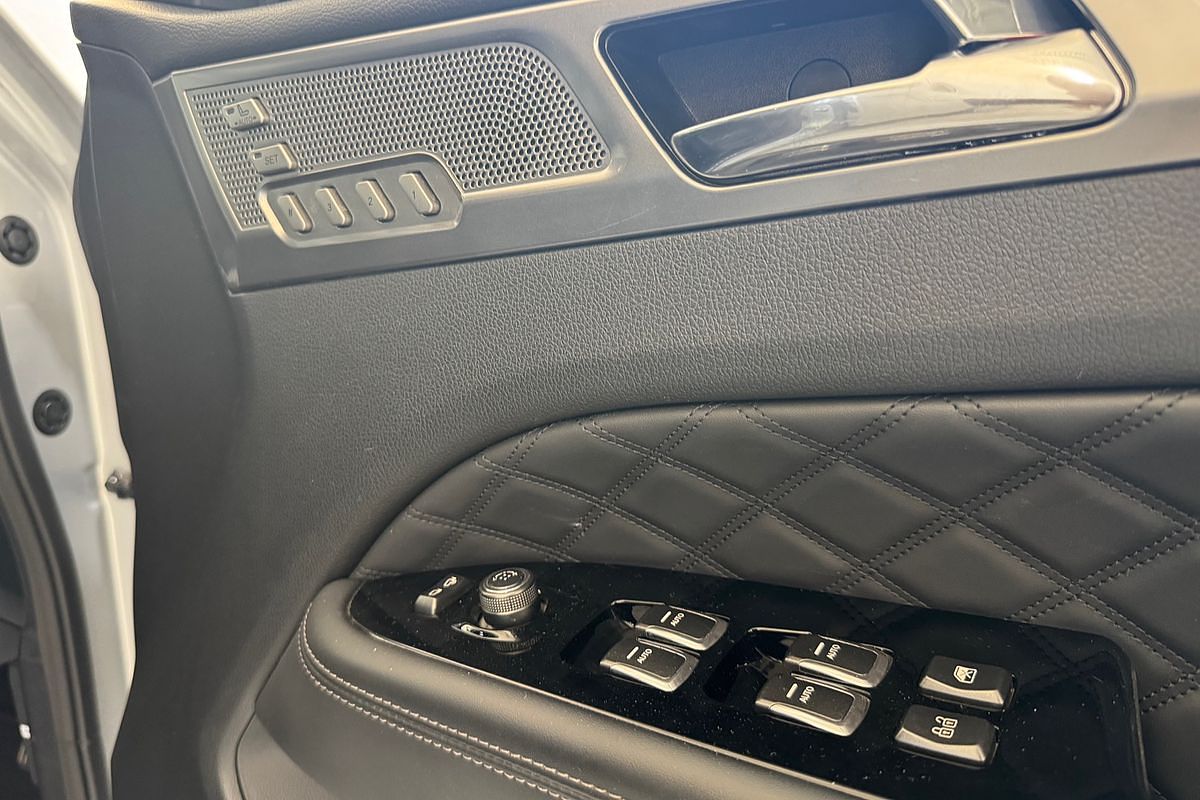 2019 SsangYong Rexton Ultimate Y400