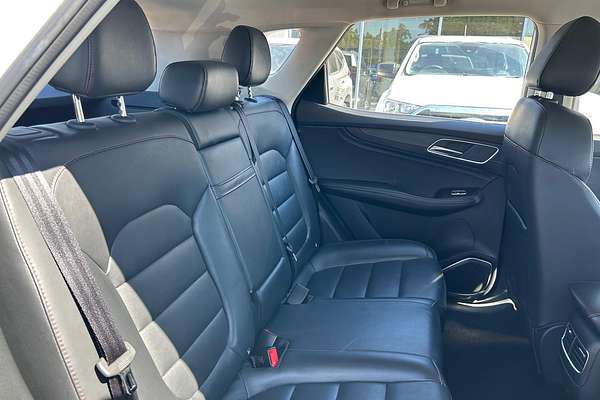 2022 MG HS Vibe SAS23